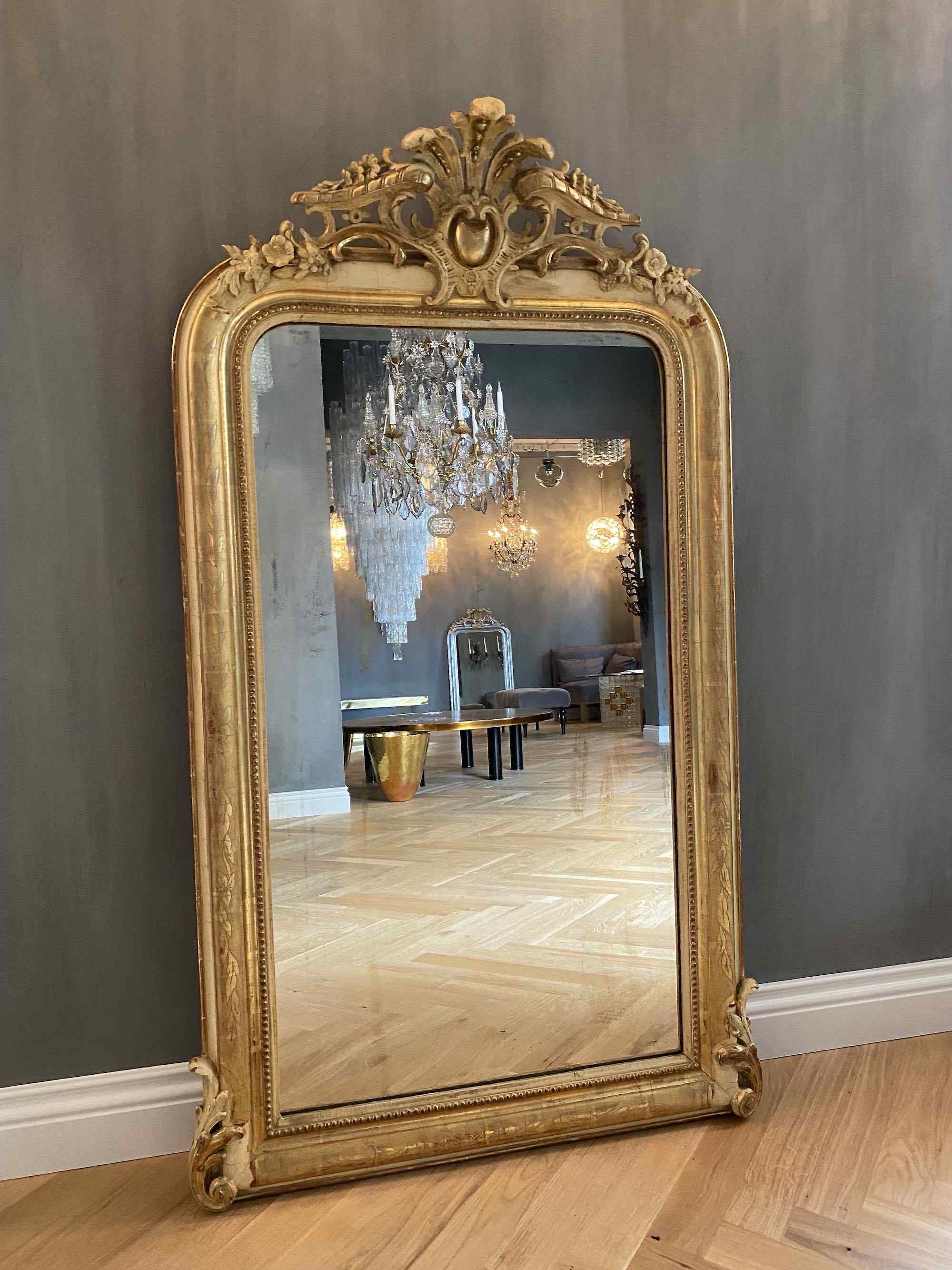 19th century mirror containing mercury